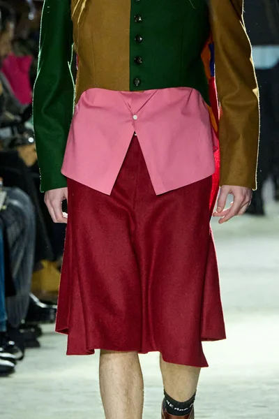 Look 64
